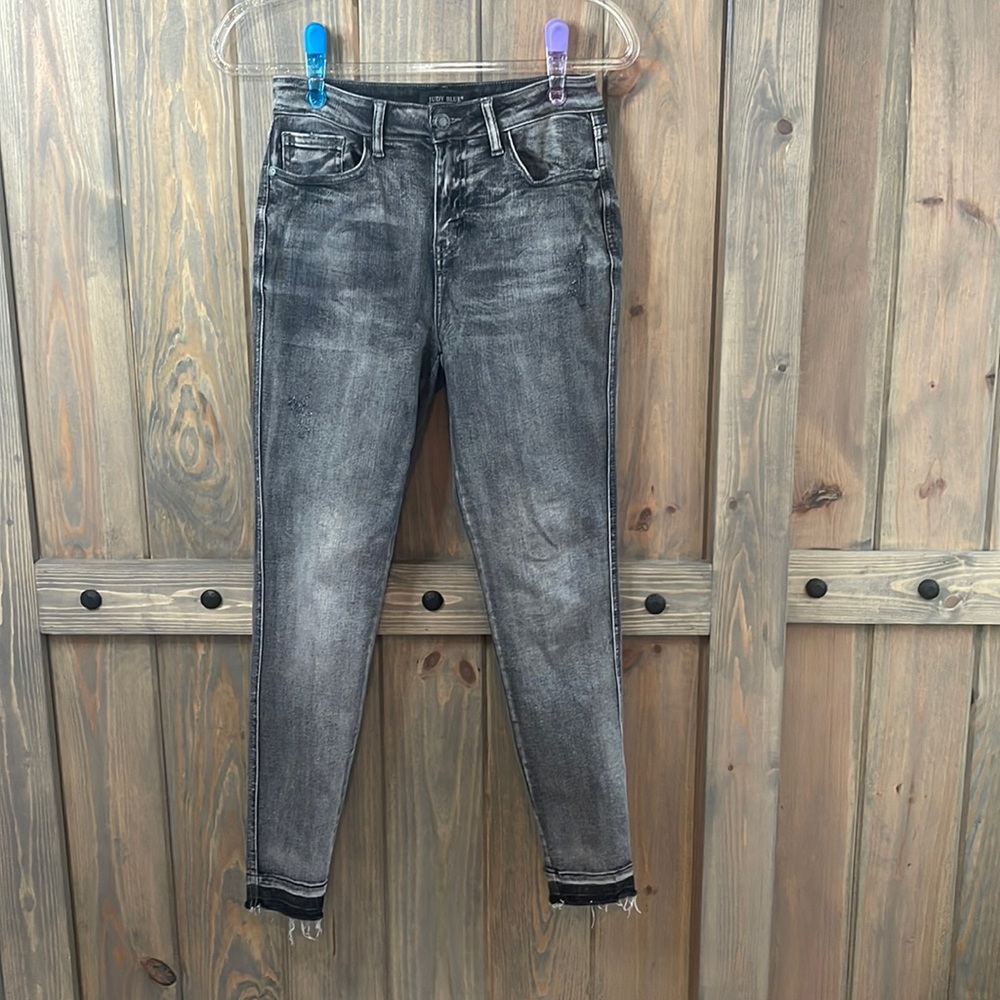 Judy Blue Gently used release hem skinny Jeans